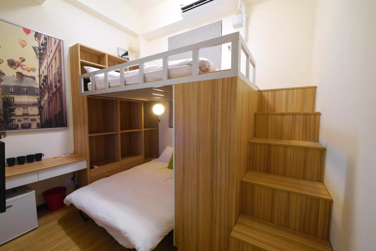 Traveler No. 3 Apartment Taichung Bagian luar foto