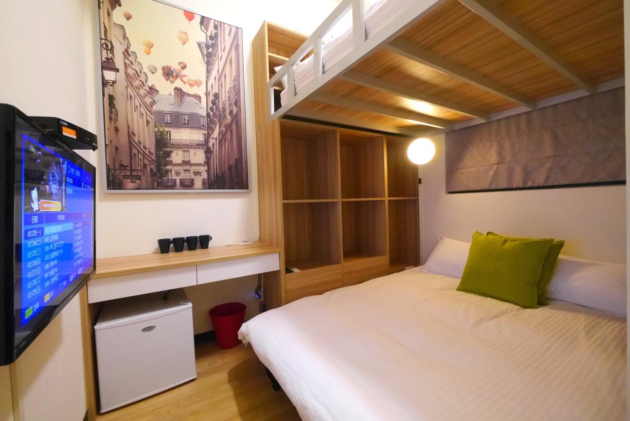 Traveler No. 3 Apartment Taichung Bagian luar foto